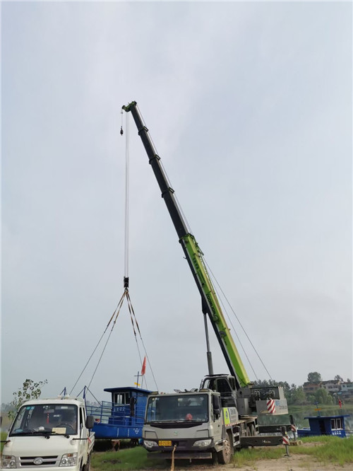 东兴区桥梁建设吊装案例